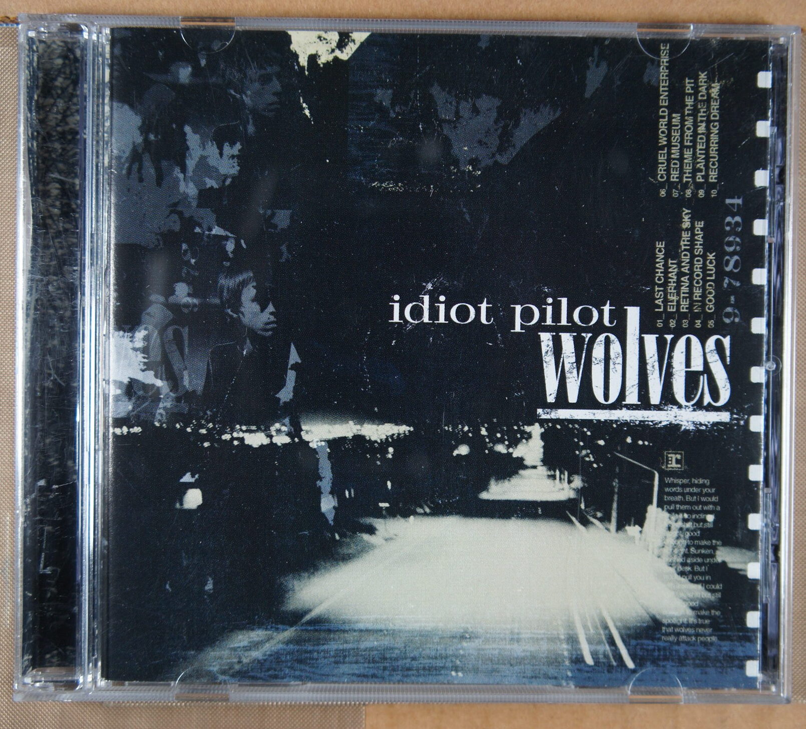 1e 86. IDIOT PILOT – WOLVES ~ USA ~
