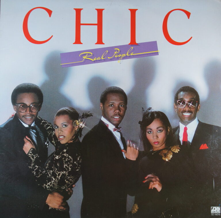 I111. CHIC REAL PEOPLE ~ USA ~