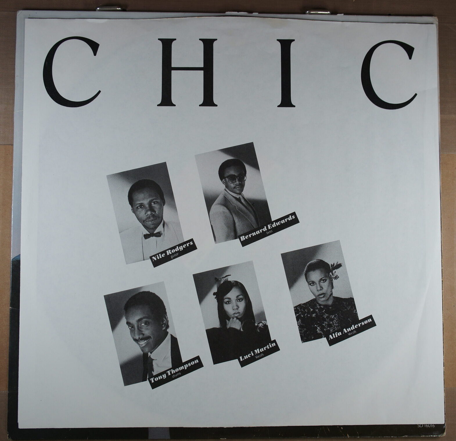 I111. CHIC REAL PEOPLE ~ USA ~ - Image 3