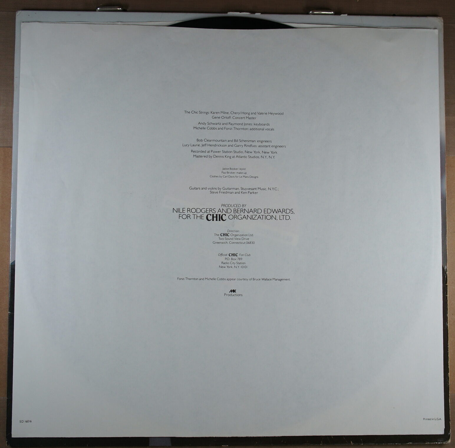 I111. CHIC REAL PEOPLE ~ USA ~ - Image 4