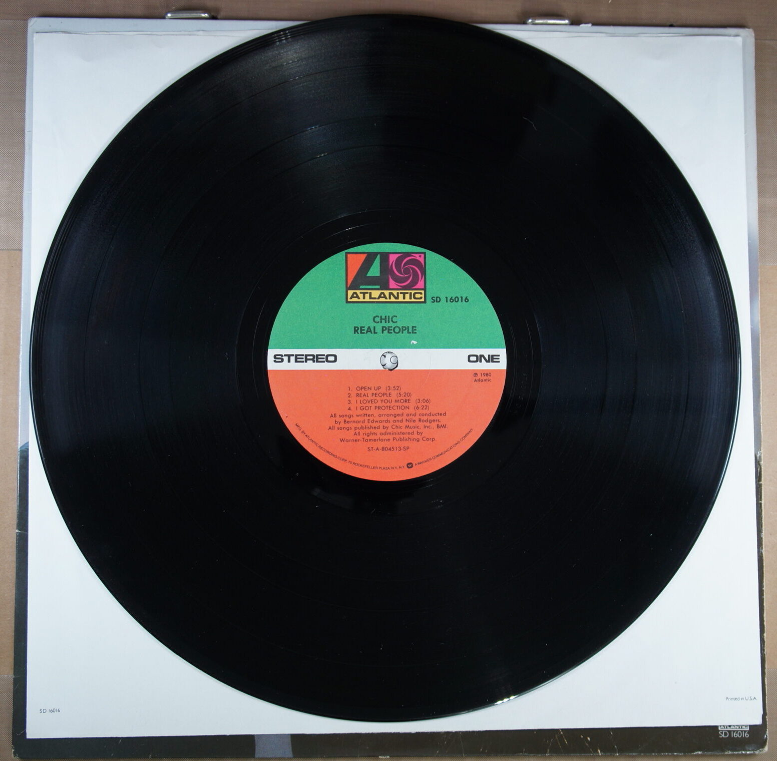 I111. CHIC REAL PEOPLE ~ USA ~ - Image 5