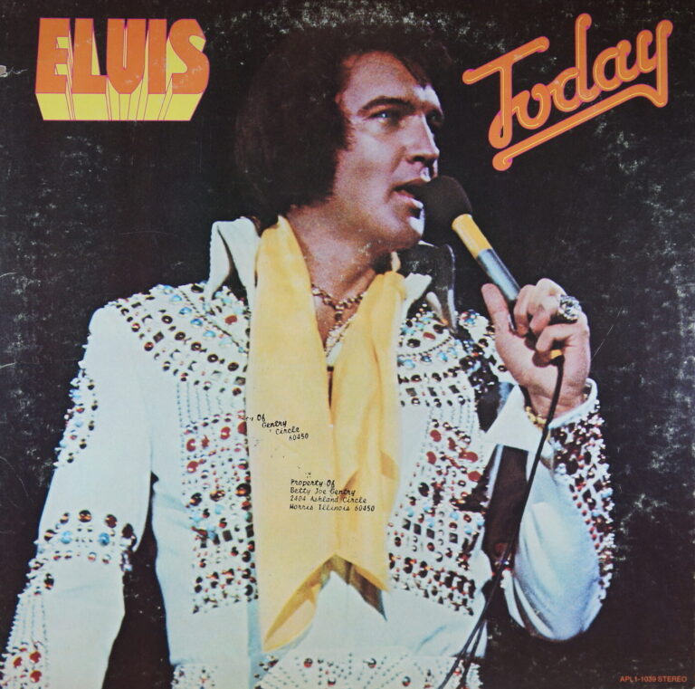 M104. ELVIS PRESLEY TODAY ~ Tan Labels ~ USA ~