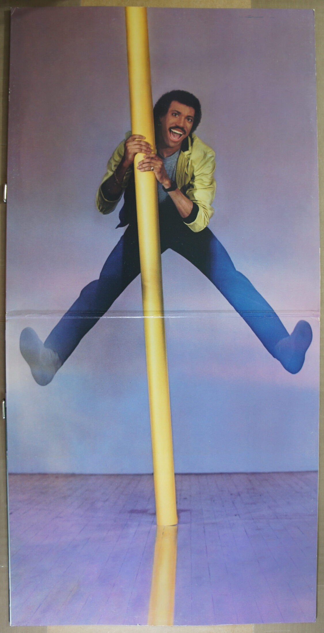 N104. LIONEL RICHIE – CAN’T SLOW DOWN ~ USA ~ - Image 3